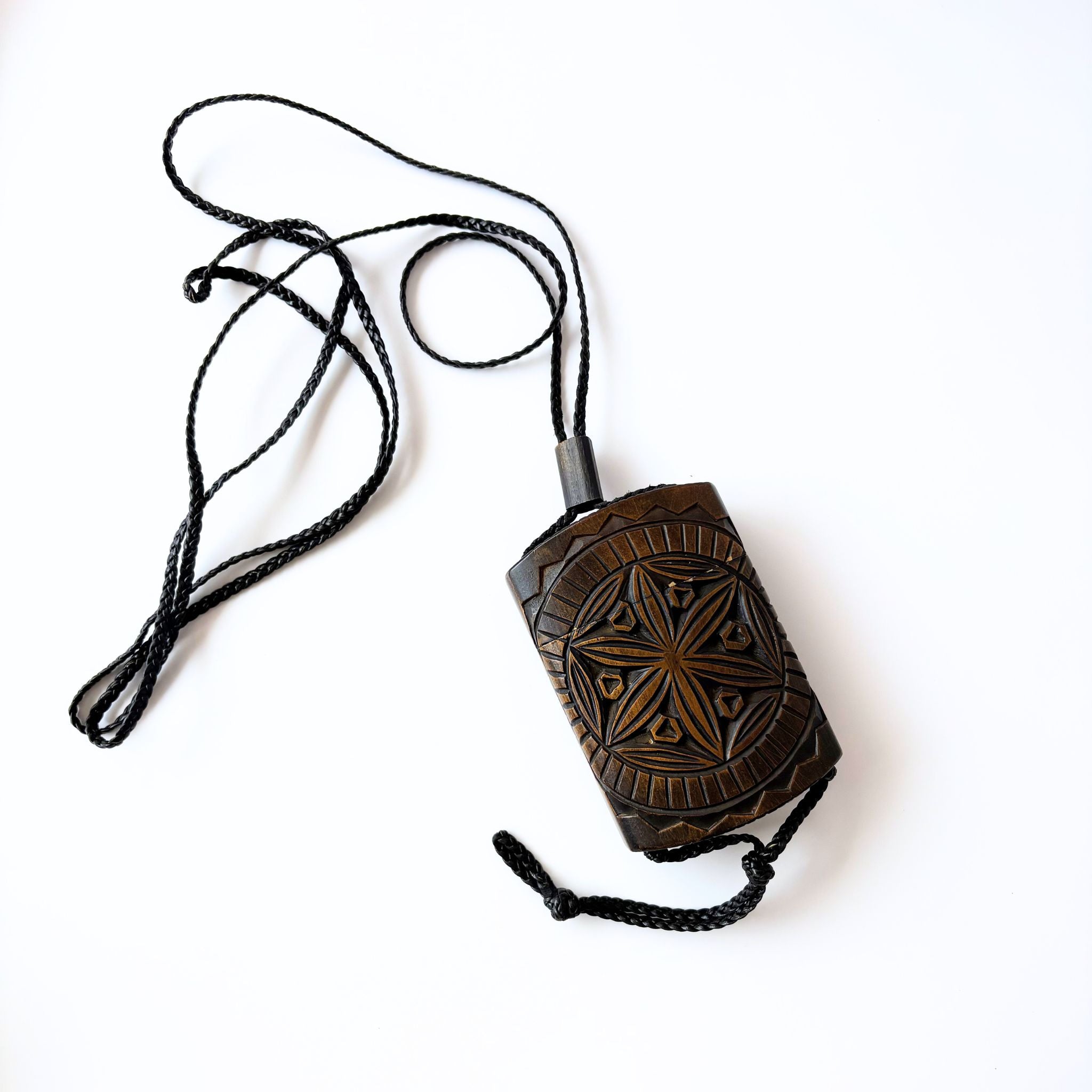 Mini sac pochette en bois sculpté Gucci by Tom Ford – Automne-Hiver 2002